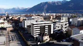 Lapos eladó a  oldalon. Locarno, Svájc