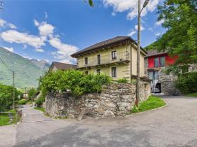 Einfamilienhaus zu verkaufen in Claro, Schweiz