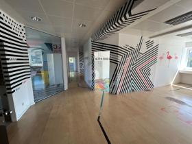 Espacio de oficina en venta en Salzburgo-Liefering, Austria