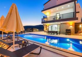 Casa en venta en Καλκάν, Turquía