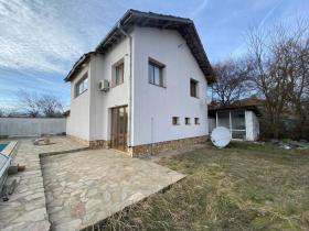 Detached house For Sale in Chestimensko-Dobrich, Bulgaria Detached house For Sale in Chestimensko-Dobrich, Bulgaria
