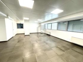 Espace de bureau À louer à Camorino, Suisse