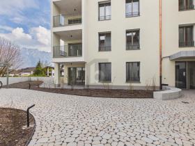 شقة علوية للبيع في فيرنبرغ, سويسرا شقة علوية للبيع في فيرنبرغ, سويسرا