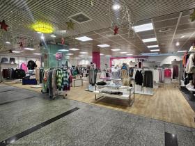 χώροι καταστήματος Προς ενοικίαση στο Schlieren, Ελβετία χώροι καταστήματος Προς ενοικίαση στο Schlieren, Ελβετία