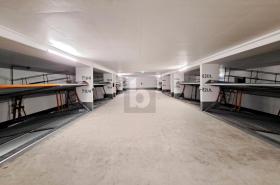 Parkhaus Zu verkaufen in München-Bezirksteil Johanneskirchen, Deutschland Parkhaus Zu verkaufen in München-Bezirksteil Johanneskirchen, Deutschland