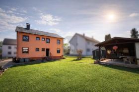 Két családi ház Eladó a  oldalon. Pforzheim, Németország