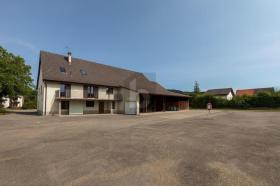 Ensemble résidentielle, Maison appartement À vendre à Lugnez, Suisse