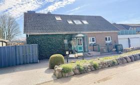 Two-family house For Sale in Kutenholz-Stade, Germany